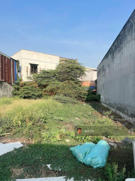 Cần bán gấp lô đất MTĐ Bạch Đằng, gần THCS Bình Phú, Long Đức Trà Vinh. DT 120m2. SHR