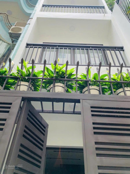 Phố Tây Sơn thang máy ô tô đỗ cửa đường thông Bàn Cờ nội thất 5* DT= 60m 4tầng hiện rẻ nhất Hà Nội