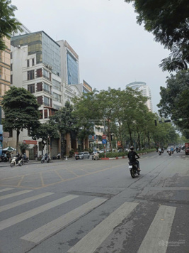 Cần bán nhanh nhà mặt phố Láng Hạ, Đống Đa - giảm hẳn 5 tỷ