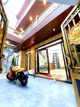 Bán nhà Phạm Ngọc Thạch, Kim Liên, Đống Đa, biệt thự 122m2 5 ngủ, ô tô rẻ nhất Hà Nội