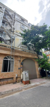 Cần bán nhà mặt phố Thái Hà, giá 45 tỷ VND, diện tích 90m2