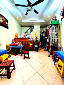 Bán nhà phố chợ Khâm Thiên, quận Đống Đa, nhỉnh 5 tỷ, nhà lô góc 2 thoáng, gần đường ô tô