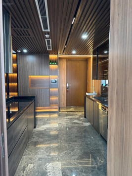 Vợ chồng tôi cần bán nhanh căn 3N tầng trung view phố full nội thất chỉ việc ở ngay đồ như ảnh