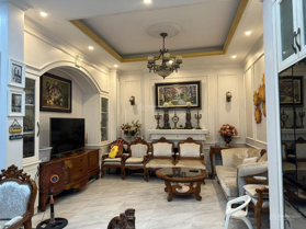 Chuyển nhượng biệt thự Trung Tự - gần trường THPT Kim Liên Đống Đa, 170m2, thiết kế hiện đại, SĐCC