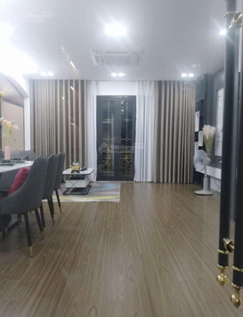 Bán nhà Hoàng Cầu, Đống Đa, phân lô thang máy, gara vài ô tô kinh doanh, văn phòng dân trí cao!