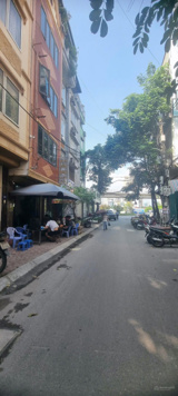 Gia đình cần bán gấp nhà 4 tầng phố Trần Quang Diệu, Ô Chợ Dừa, Đống Đa, Hà Nội, mặt tiền 11m