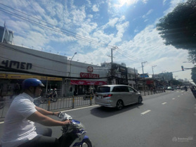Cho thuê nhà MT Nguyễn Thị Thập, DT: 9m x 15m, 1 trệt, 2 lầu. Khu tập trung nhiều chuỗi thương hiệu