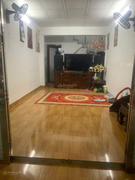 Bán nhà Hoàng Đạo Thành 34m2, 3 tầng, ô tô đỗ vào nhà, đỗ cửa ngày đêm, cách phố 30m