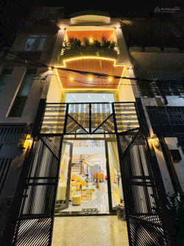 Hẻm 6 mét, chỉ 8,15 tỷ! Hẻm 1 trục, với 3 tầng, khu vip Hoàng Hoa Thám