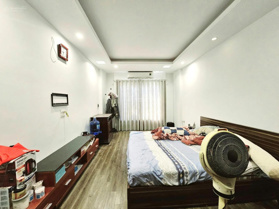 Bán nhà Gara ô tô kinh doanh văn phòng , lớp học Tôn Đức Thắng, DT 38m2 6 tầng giá 13 tỷ