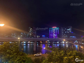 Bán nhà mặt phố Hoàng Cầu, DT 180m2 x 3 tầng, giá 72 tỷ.