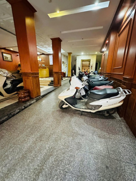 Khách sạn dòng tiền 400tr/th cách 1 nhà ra phố Thái Hà, ô tô đỗ cửa vào nhà