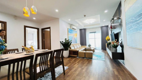 Căn hộ 3 phòng ngủ tại 136 Hồ Tùng Mậu giá 6,55 tỷ VND