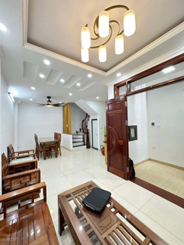 Bán nhà Khương Đình, nhà đẹp, full nội thất, 40m2, mặt tiền rộng 5m, 5 tầng, 6.5 tỷ
