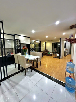 Bán căn hộ 2 phòng ngủ giá 5,1 tỷ VND tại The Garden Hills có slot ô tô