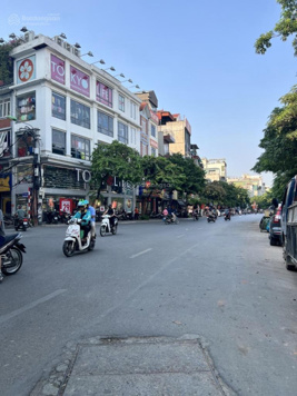 Hiếm nhà mặt phố Khương Đình, view sông, vỉa hè, ô tô tránh, kinh doanh. Có dòng tiền, nhỉnh 15 tỷ