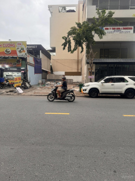 Bán nhanh lô đất mặt tiền đương Tạ Hiện vị trí đẹp thuận tiện kinh doanh. Giá tốt nhất thị trường