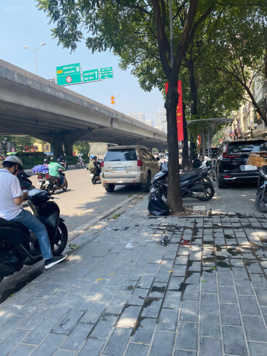 Chính chủ bán nhà mặt phố Khuất Duy Tiến XD 8T full nội thất cho thuê 110tr/tháng LH 0969 524 373
