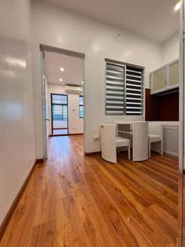 Nhỉnh 2 tỷ có hộ khẩu phố Nguyễn Khánh Toàn 55m2 full nội thất Liên hệ: 0379208929