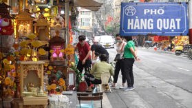 Công chứng giấy tờ tại phố Hàng Quạt, Hoàn Kiếm