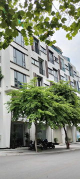 Chính chủ cần bán liền kề Galaxy 1 giáp chung cư Roman Tố Hữu giá cắt lỗ, sổ đỏ ngay LH 0822 281 615