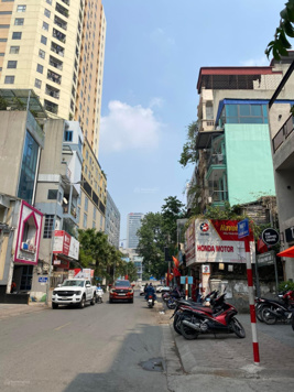 Bán nhà mặt phố Vương Thừa Vũ - Trung tâm quận Thanh Xuân - Diện tích 160m2 - Mặt tiền 9m - 3 tầng