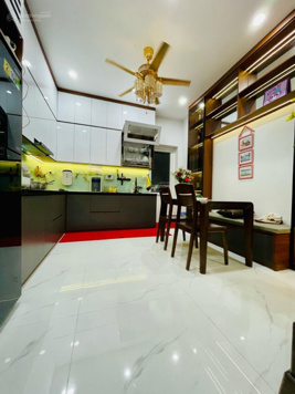 Bán nhà phố Tây Mỗ, Nam Từ Liêm, 1 phút ra ô tô, 3 thoáng, nhà đẹp, full nội thất, ở luôn, 40m2*4T