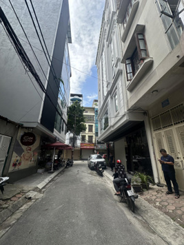 Bán nhà phân lô đường Hoàng Quốc Việt, Cầu Giấy. 60m2, nhà 6 tầng thang máy, giá 21 tỷ