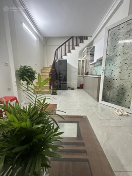 Nhà đẹp ở ngay, ô tô đỗ cửa, giá 2.95 tỷ