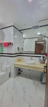 Bán căn hộ 3 phòng ngủ 107m2 Trung Hòa Nhân Chính, full nội thất mới đẹp, sổ đỏ chính chủ