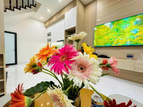 Giá đầu tư! Nhà phố Hoàng Quốc Việt, ngõ thông, 2 thoáng, 40m2*5T, MT 5m chào 5.85 tỷ có TL