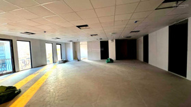 Bán tòa nhà Dương Khuê, Cầu Giấy dt 240/280m2 x 9t x mt 18m giá 142 tỷ có thương lượng