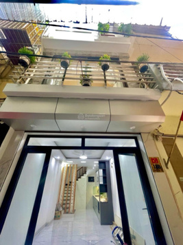 Bán nhà Cầu Giấy gần phố ô tô vào nhà 42m2*5 tầng, nhỉnh 10 tỷ