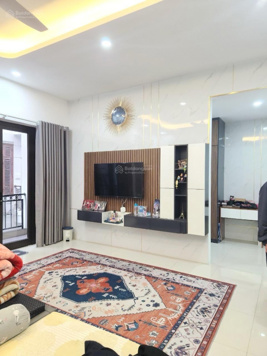 Quá hiếm, bán nhà phố Trịnh Đình Cửu, ngõ rộng, ô tô đỗ cửa, gần đường 2.5 Định Công