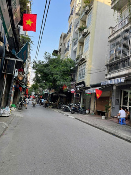 Nhà phố Nghĩa Tân, Cầu Giấy, 5 tầng x 70m2, MT 5.5m, KD ô tô, vỉa hè, sổ đỏ vuông vắn