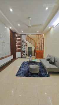 Nhà đẹp ở ngay, Nam Dư, Lĩnh Nam, Hoàng Mai, Gần chợ , 5 tầng. DT 35m2, MT 3.8m, chào giá 4,9 tỷ