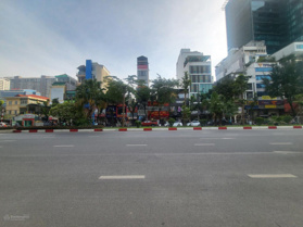 Cần bán nhà mặt phố giá 23 tỷ tại quận Cầu Giấy- Hà Nội, kinh doanh sầm uất.