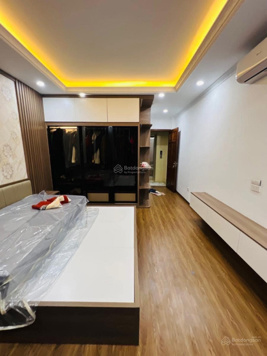 Bán nhà 45m x 6 tầng thang máy lô góc ngõ phố Cầu Giấy