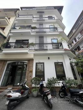 Hiếm! Phố Trần Quang Diệu 78m2, 5T, mặt tiền 7.5m lô góc 2 mặt tiền VIP quận Đống Đa