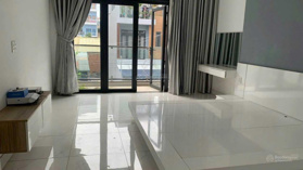 Ngộp bank - cần bán gấp nhà 3 tầng - hẻm ô tô - DT: Gần trung tâm - Giá 4,9 tỷ