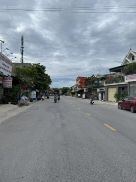 Mặt đường 535, Vinh - Cửa Hội ngay cổng chính chợ Mai Trang có nhà 2 tầng. Diện tích 112m2