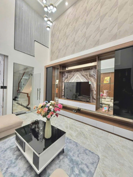 Bán nhà ngay công viên Bình Lợi - nhà mới 5 tầng dọn vali vào ở ngay - giá bán nhỉnh 11 tỷ TL