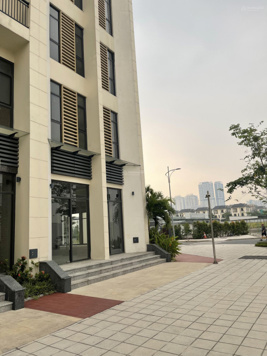 Bán shophouse Starlake Tây Hồ Tây lô góc đối diện chung cư