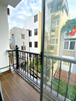 Bán gấp hẻm 377 Lê Quang Định Phường 5 Quận Bình Thạnh 6.5m x 23m 3 lầu, giá 13 tỷ BL