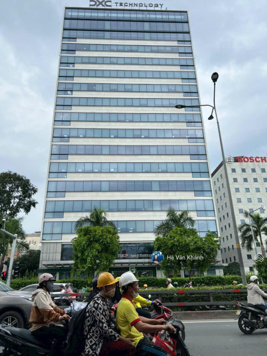 Bán gấp nhà mặt tiền Nguyễn Thiện Thuật ngang 5.6x20m 5 tầng nhà mới xây giá chỉ 20 tỷ