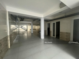 Ngộp ngân hàng OCB! Biệt thự Bình Thạnh, sát Bến Nghé Quận 1, 14mx20m, khuôn đất đẹp, 3 tầng