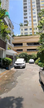 Toà nhà CHDV mới 98%, mỗi tháng thu nhập 250tr, bên trong đầy đủ tiện ích dịch vụ. Giá cực rẻ