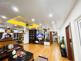 Hàng hiếm Hoàng Mai! Chính chủ bán căn hộ cao cấp 3 ngủ view đẹp công viên Yên Sở - Đủ nội thất xịn