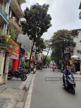 Mặt phố Chùa Láng, diện tích 73m2 6 tầng, nhà đang cho thuê 60tr/tháng, Giá 28tỷ. Lh: 0865 120 492