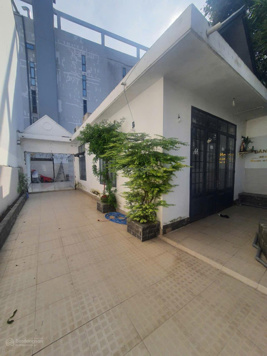 Vị trí đắc địa! Nơ Trang Long P13 BT, hẻm xe hơi 6m - diện tích: 8,6 x 20m (164m2) - chỉ 17,5 tỷ TL